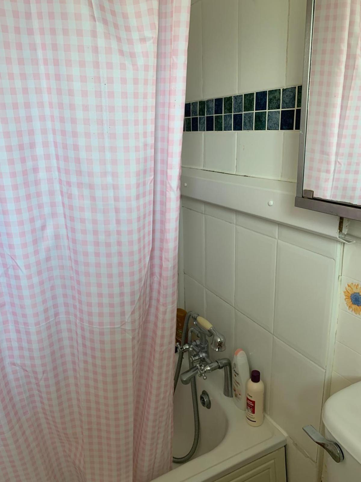 Room Only Guest Accommodation, Guest House Self Catering Bangor  Exterior foto