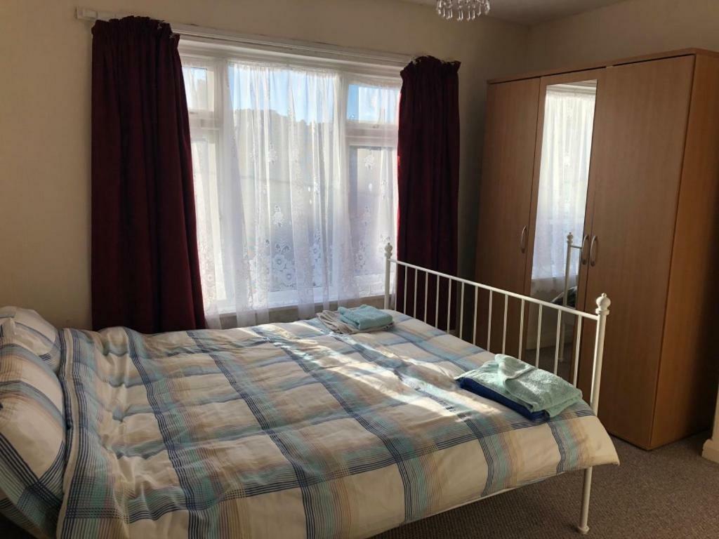 Room Only Guest Accommodation, Guest House Self Catering Bangor  Exterior foto